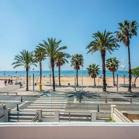 House En Primera Linea De Playa Апартаменты Камбрильс